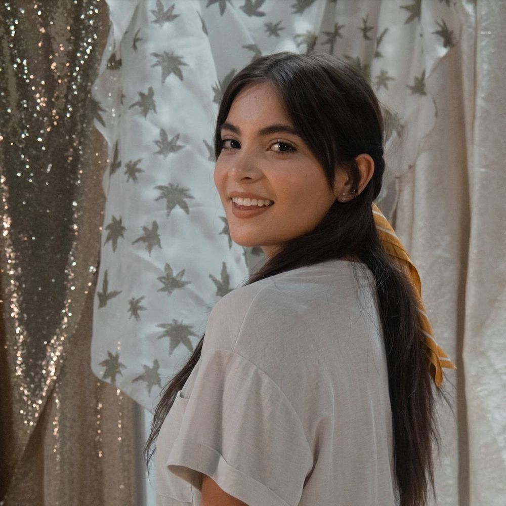 Meet your Posher, Valeria